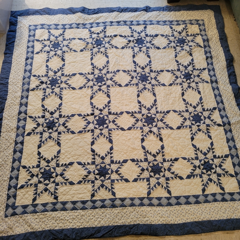 Vintage patchwork quilt 80×81